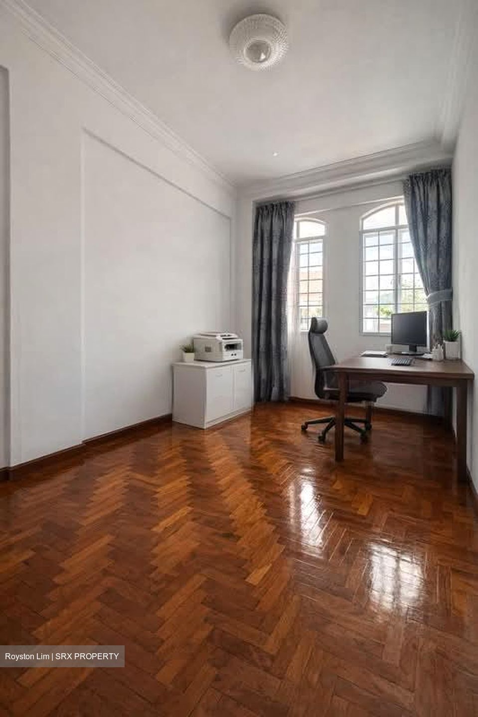 Flora Road (D17), Terrace #556216551